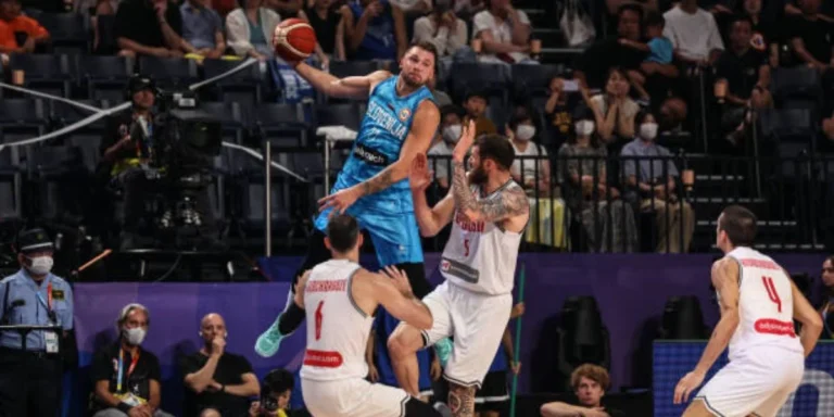 Luka Doncic Brilla en la Victoria de Eslovenia sobre Georgia en el Mundial de Baloncesto 2023